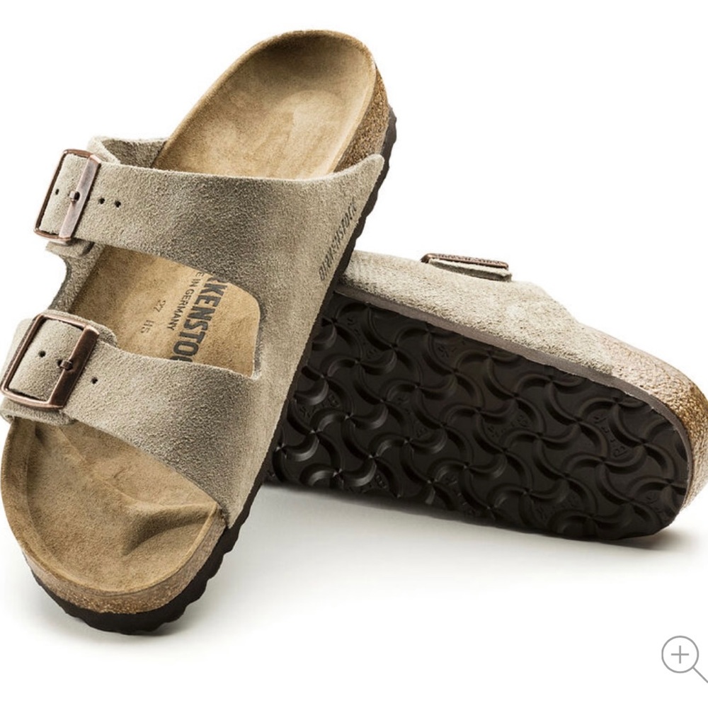 Birkenstock Arizona Suede Leather sandal in Taupe. Size 40 (9.0-9.5 US)